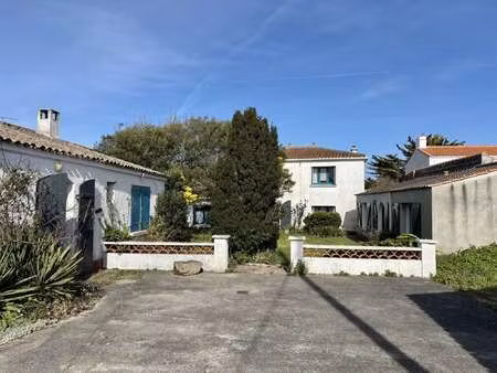 vente maison à noirmoutier-en-l'île (85330) : à vendre / 180m² noirmoutier-en-l'île