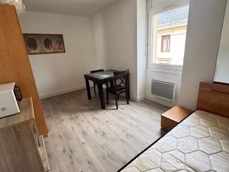 location appartement 1 pièce 22 m² à mazamet (81200)  300 €