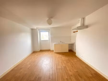 location appartement 3 pièces 68 m² à vergt (24380)  472 €
