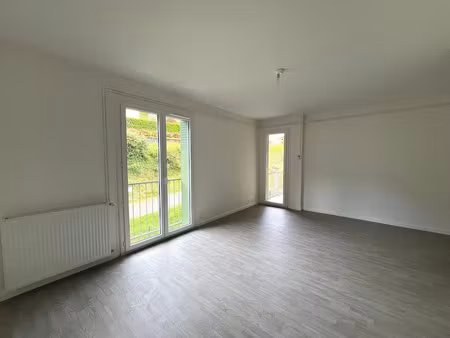 location appartement 4 pièces 78 m² à mariac (07160)  400 €