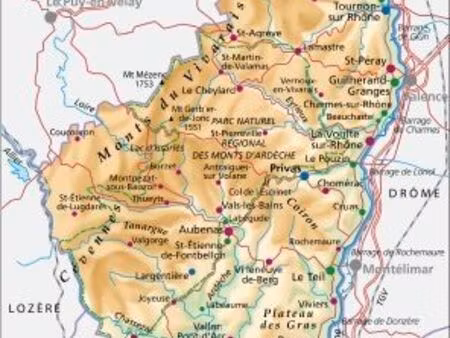 cherche petite maison ou appartement avec extérieur à louer