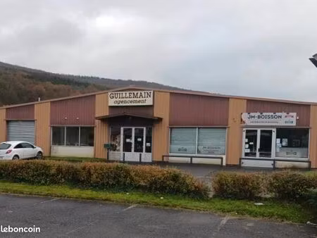 surface commerciale avec bureaux atelier garage et parking