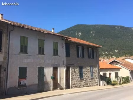 appartement 3 pièces traversant 65 m2