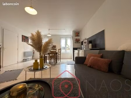 immeuble 183 m² sedan