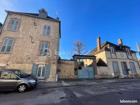 immeuble 10 pièces 203 m²