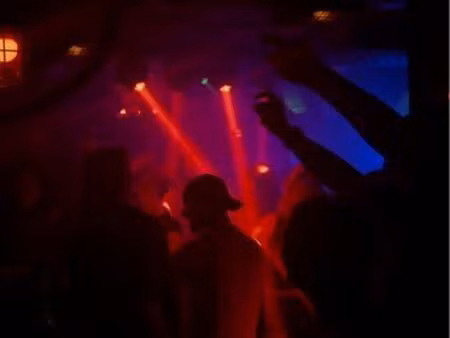 bar/ boite de nuit vieux port