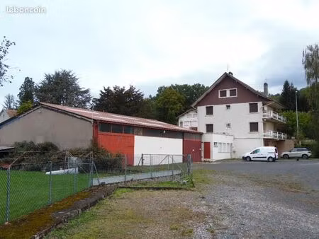 local commercial 141 m²
