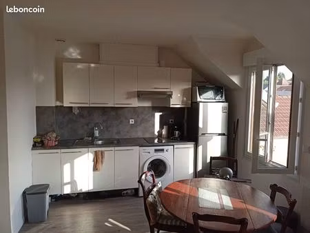 studio meublé avec mezzanine et parking