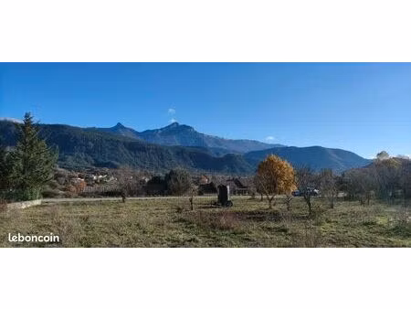 terrain 1 408 m² le brusquet