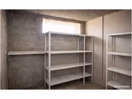 particulier vend cave carrelée plus de 5m2 marseille 13012