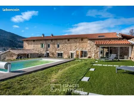 propriété 8 pièces 200 m²