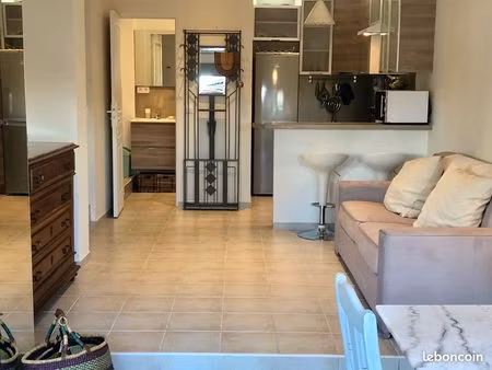 loue studio dans maison familiale hauts de cagnes