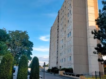 vends t4 loué a corbas