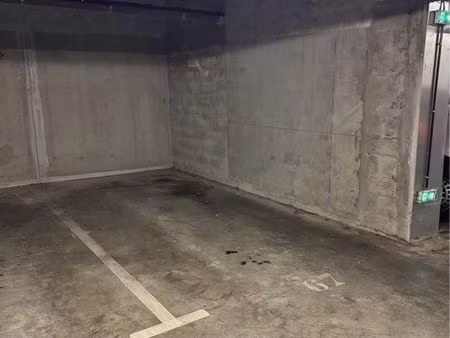 parking sous-sol sécurisé – lyon confluence – disponible immédiatement