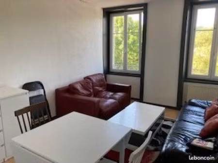 grand f2 meublé proche iut / esal et centre ville