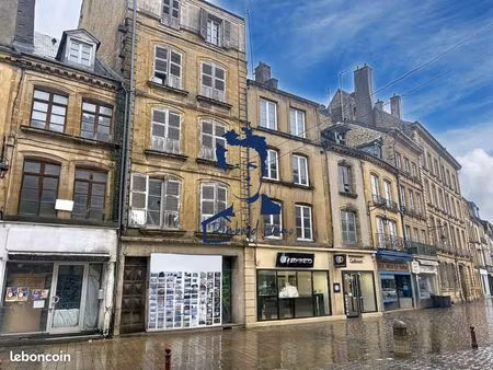 immeuble 700 m² sedan