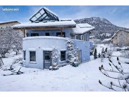 propriété 7 pièces 200 m²