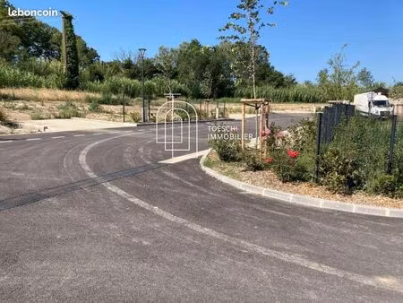 terrain 300 m² arles