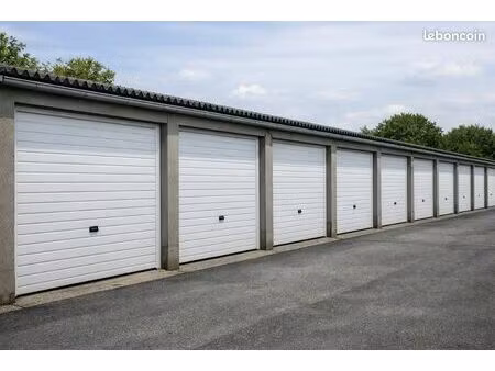 location garage fermé 14m2