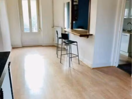 maison ville divisée en 2 appartements