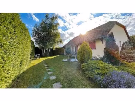 maison familiale lumineuse – 3 ch – piscine & calme absolu à 8 min de l’agglo