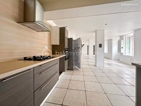 longère 6 pièces 200 m²