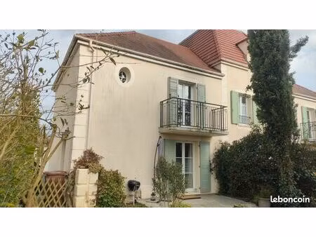 maison 4 pièces + 3 chambres lisses -- 81m2