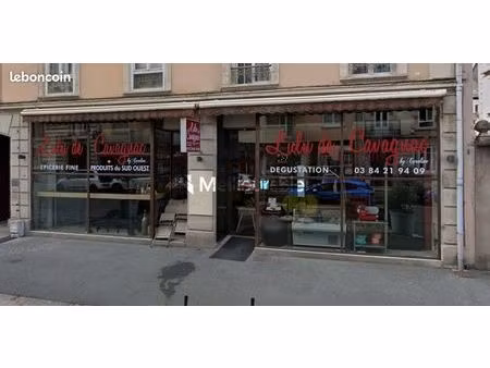 commerce divers 101 m²