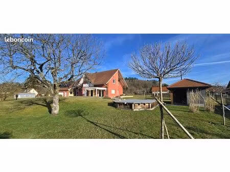 maison 7 pièces 199 m²