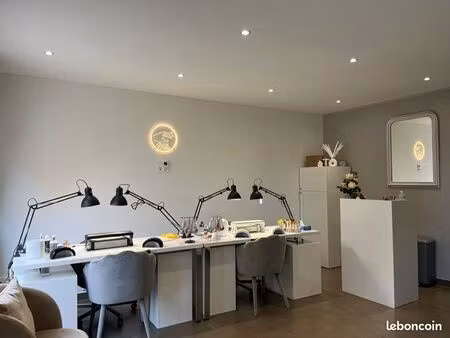 siège à louer cabinet esthétique