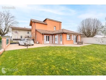 villa 4 pièces 73 m²