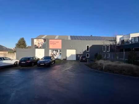 hal de stockage + bureaux