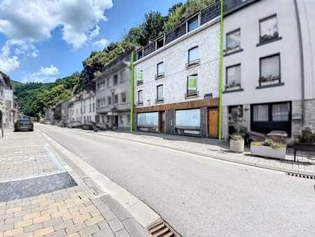 opportunité mixte au centre de la roche