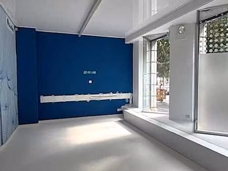 centre/ bd anspach: surface commerciale avec grande cave