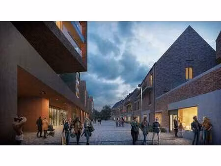 espace commercial vide dans un nouveau quartier piéton