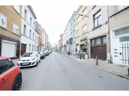 maison unifamiliale avec atelier et commerce