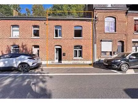 jolie maison de ville