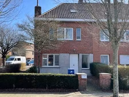 volledig gerenoveerde instapklare woning met tuin op topl...