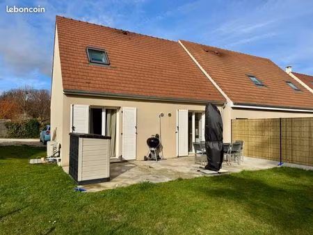 maison familiale récente de 2022