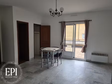 appartement t1 sous la cité