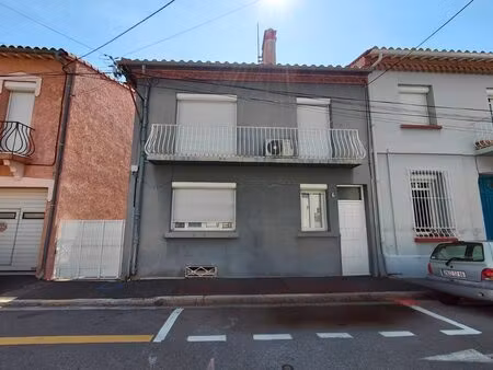 immeuble de rapport avec cour  garages et caves