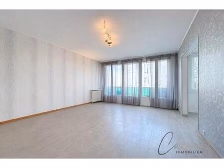 graville - appartement t3 avec parking cave et balcon