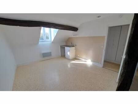 appartement f2 non meublé – malesherbes – 2ème étage