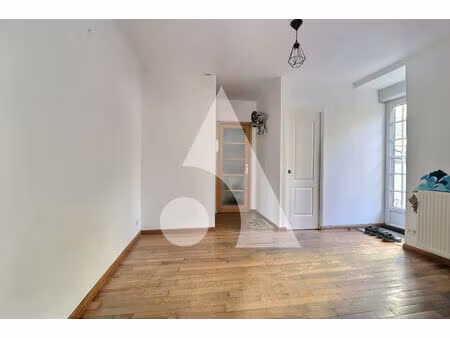 pontoise centre ? 3 pièces de charme avec terrasse exceptionnelle de 28 m² à 2 min de la g