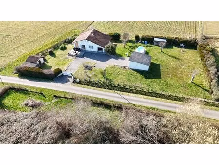belle maison à la campagne