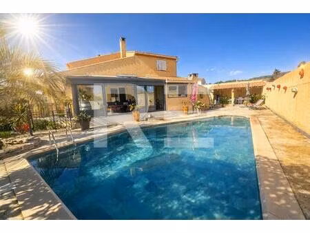 villa familiale avec piscine st gervasy