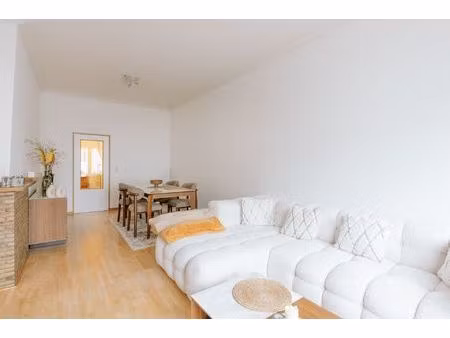 verzorgd 2-slaapkamerappartement nabij de bist!