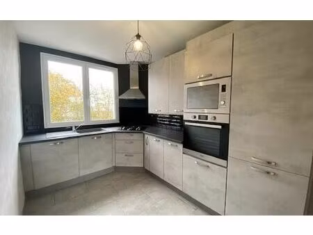location appartement  m² t-2 à brest  780 €