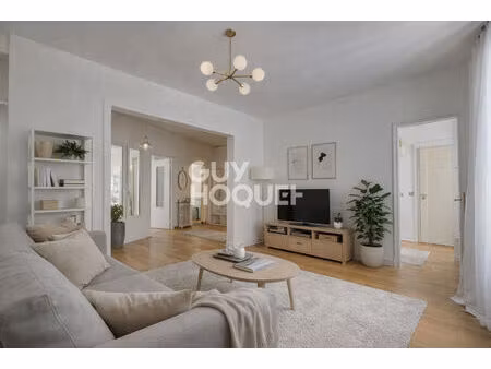 paris 9  saint-georges  martyrs  3 chambres  en étage  95m²