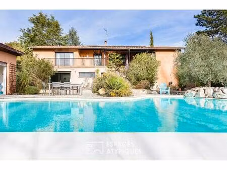 maison d'architecte piscine et vue sur la campagne